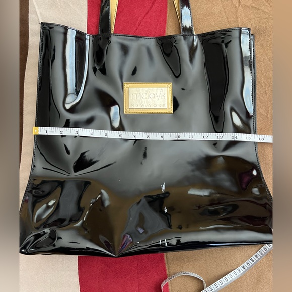 New Macys Large Black Patent Tote Bag - Picture 7 of 11